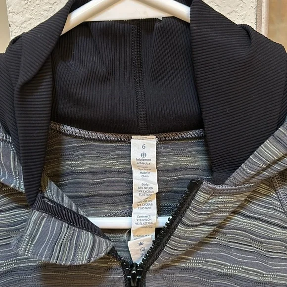 Lululemon women’s size 6 zip up hooded jacket - Picture 2 of 5